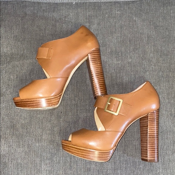 👠 MICHAEL KORS HEELS - Picture 3 of 5